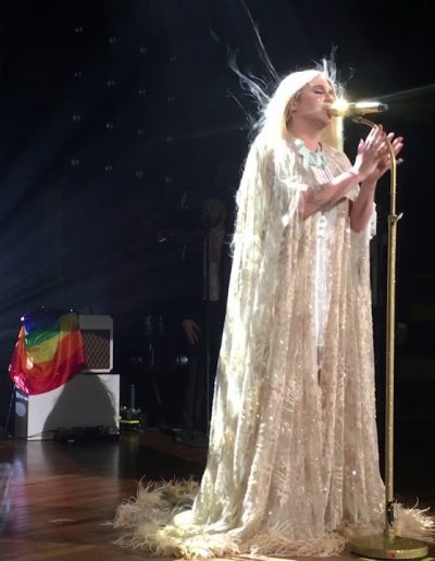 Kesha - Live